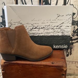 kensie Gazelle brown booties size 7